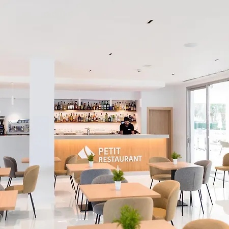 Petit Sagitario Adults Only Son Carrio (Menorca)